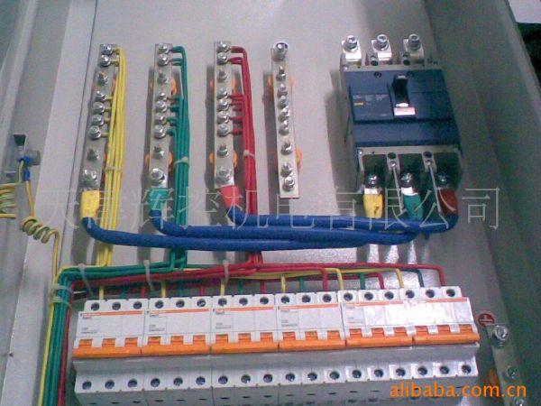 ccc认证的低压配电装置  ·水平母线统一布置在开关柜的上方  &